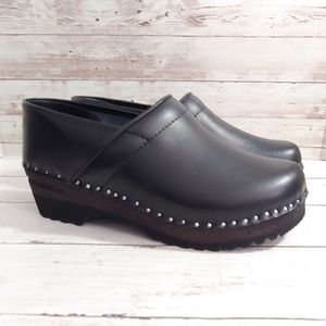 Troentorp "van Gogh"  black studded clogs